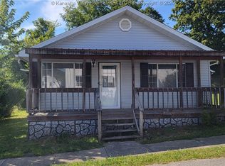 319 Mansion St, Hamlin, WV 25523