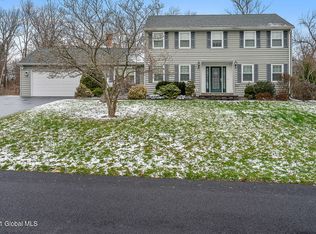 31 Heritage Pkwy, Glenville, NY 12302