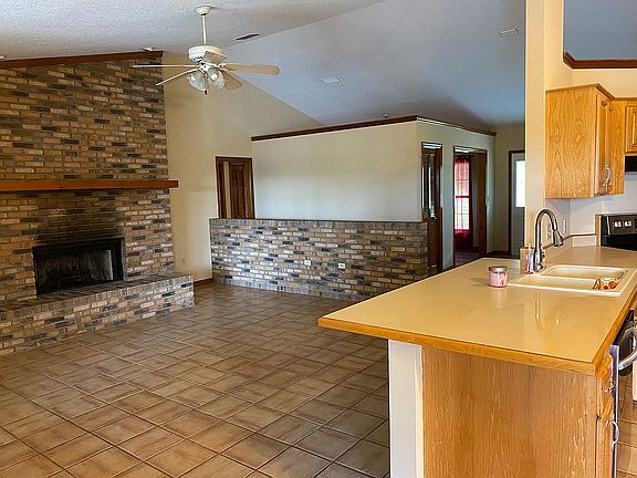 5th image of 2848 Carriage Ct