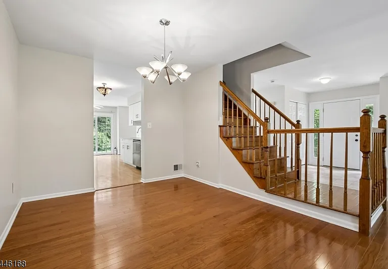85 Laurelwood Ct — Photo 7