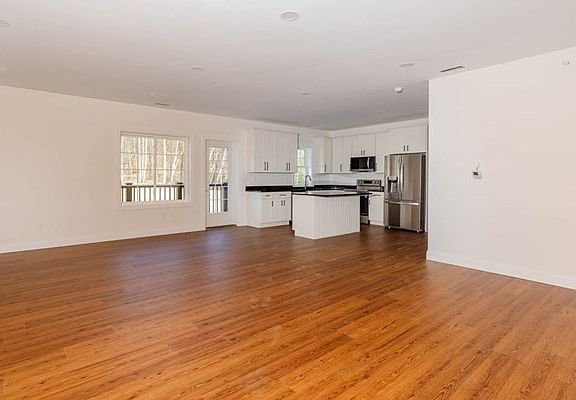 4th image of 150 State Rd E #10