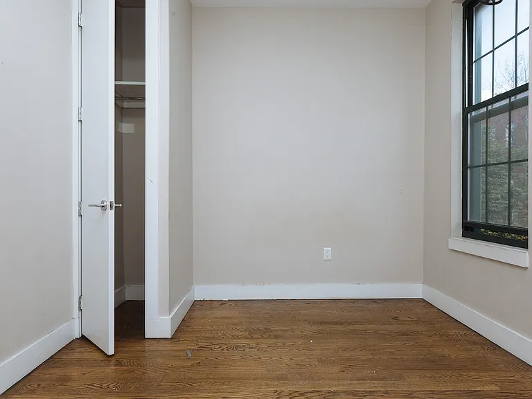 11 Locust St #2L — Photo 6