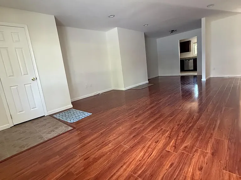 3 Cambridge Dr — Photo 5
