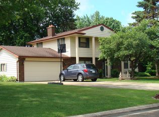 8400 Stoney Creek Ct, Davison, MI
