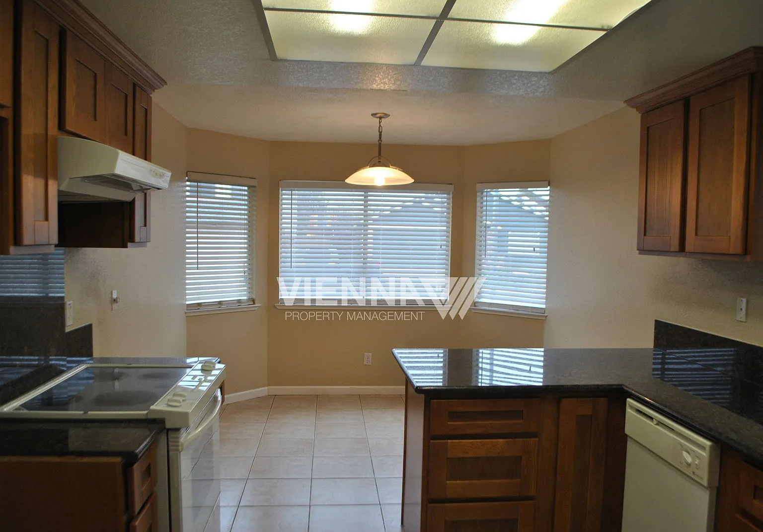 3 bed, 2.0 bath, 1428 sqft, $2,495 — Photo 3
