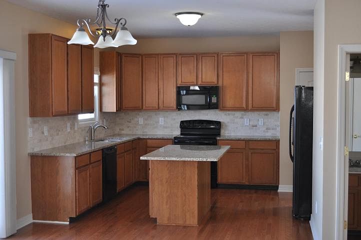 2nd image of 1369 Summersweet Cir