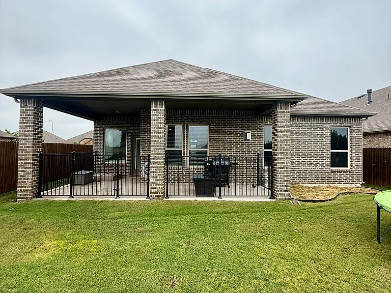 4079 Ellinger Dr — Photo 3