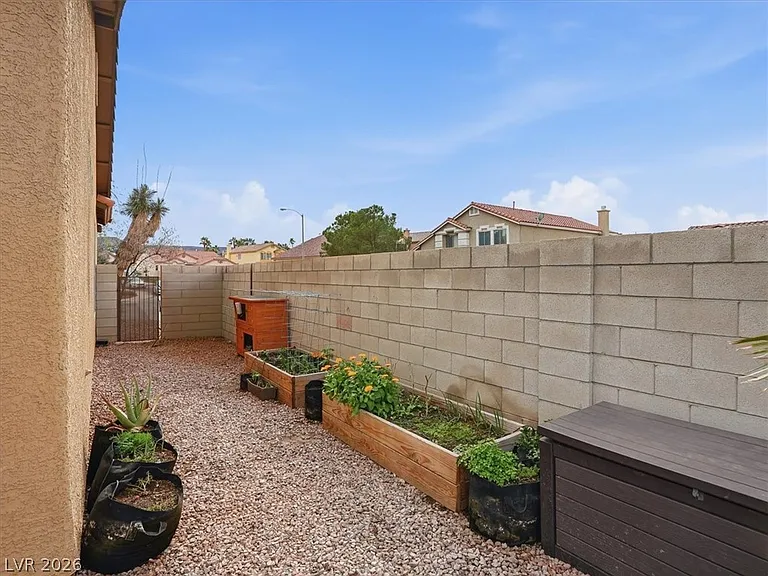1562 Harwood Ave — Photo 30
