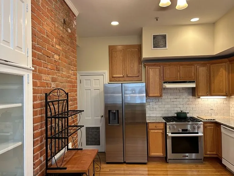 19 Western Ave #1 — Photo 3