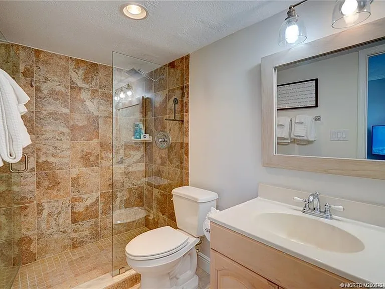 1289 NE Ocean Blvd #5 — Photo 21