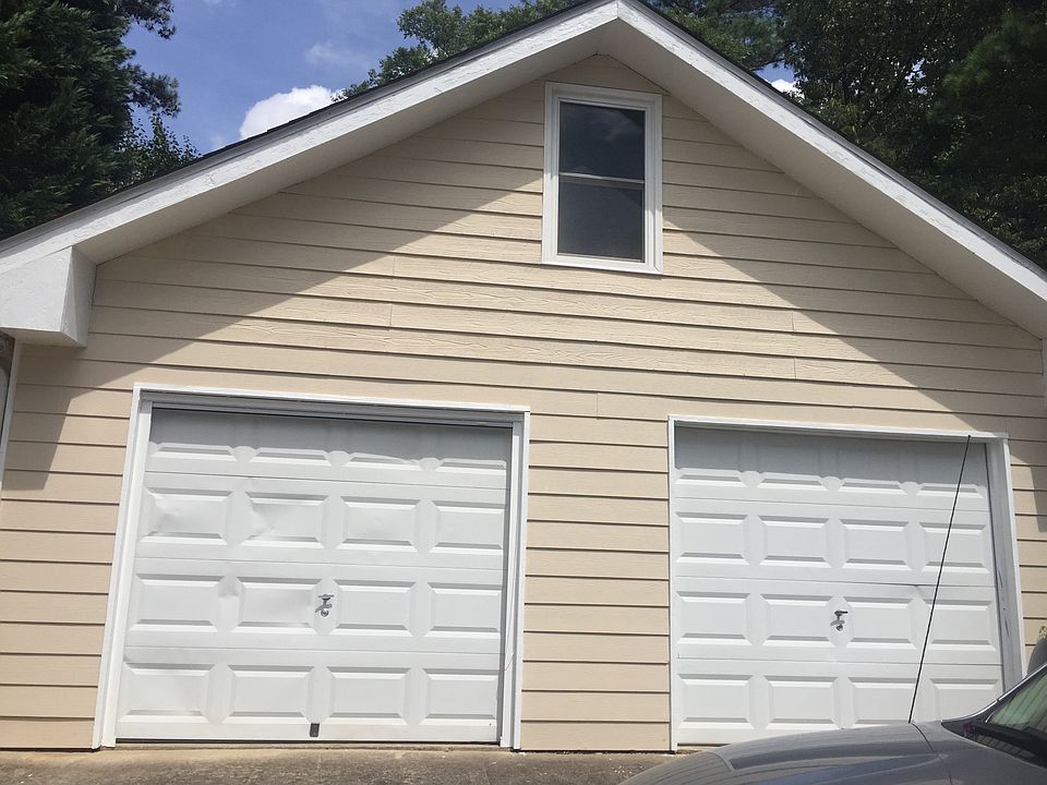2nd image of 105 Lakeshore Dr