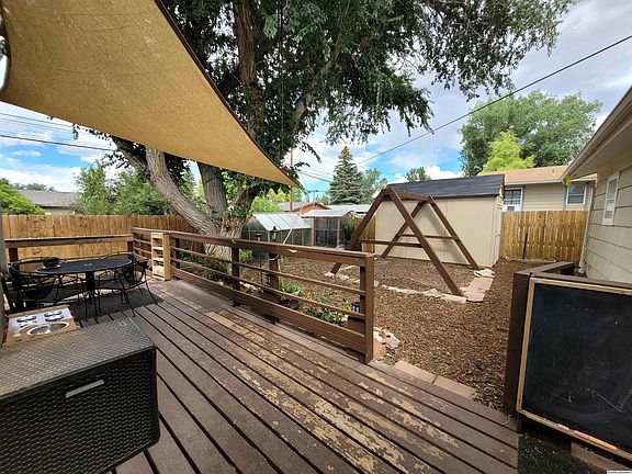 4th image of 1011 Sanders Dr