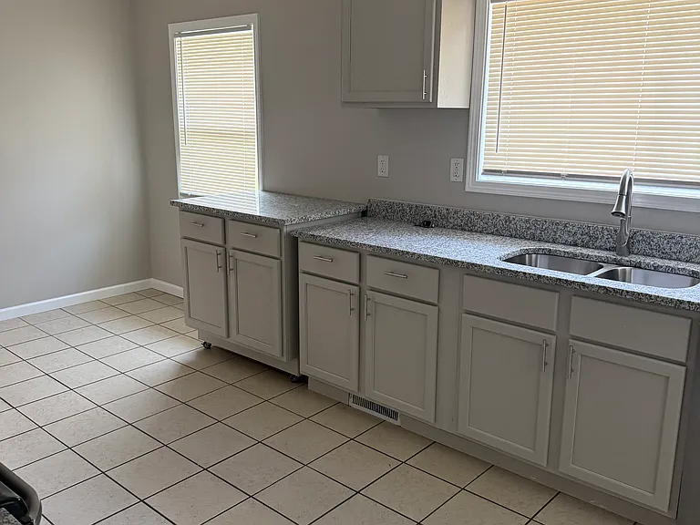 4068 Winthrop Ave — Photo 22