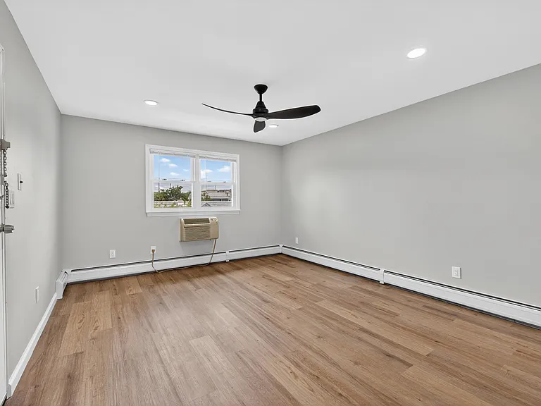 52 Naples Ave #5LL — Photo 7