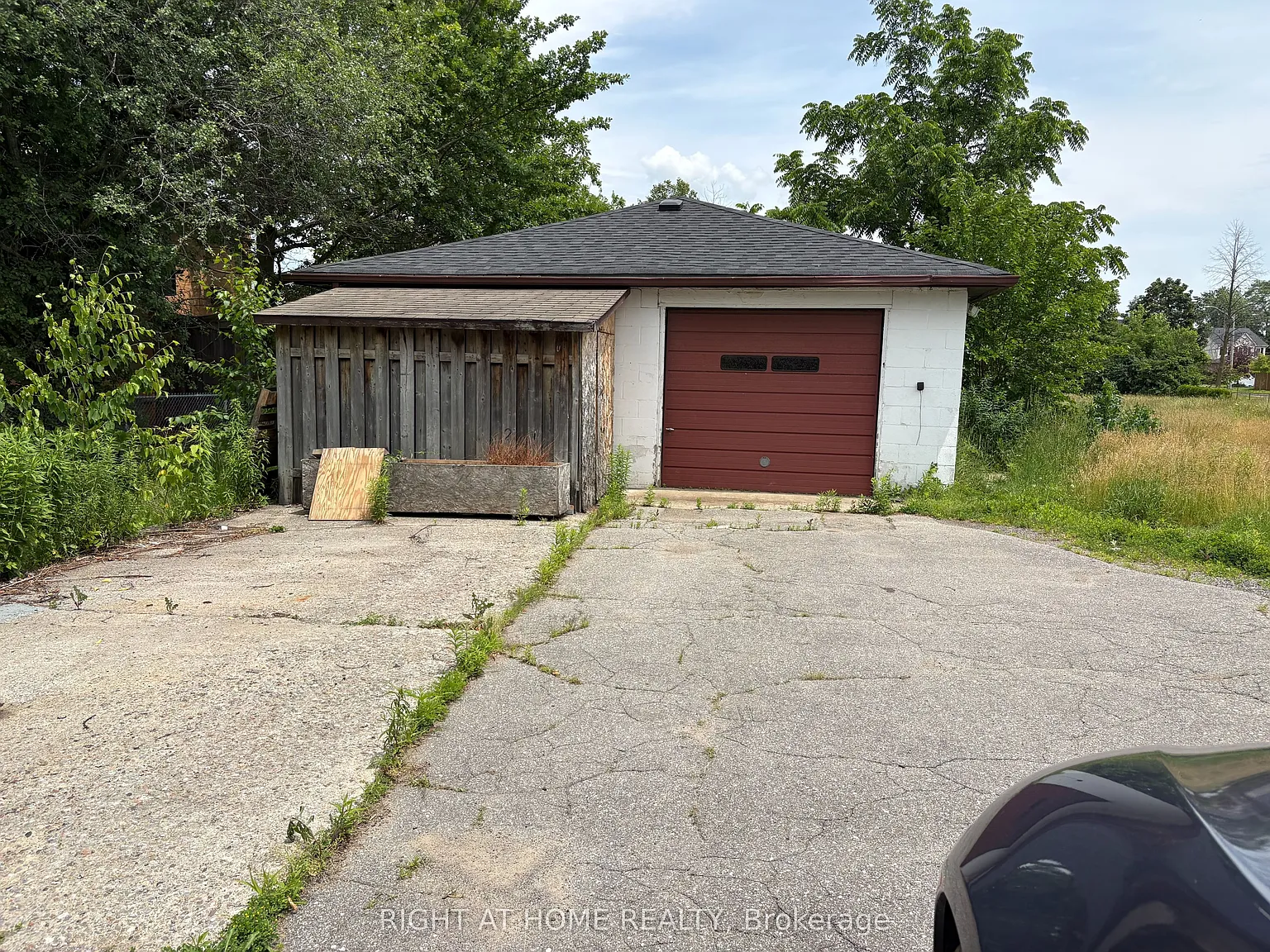 3 bed, $2,700 — Photo 2