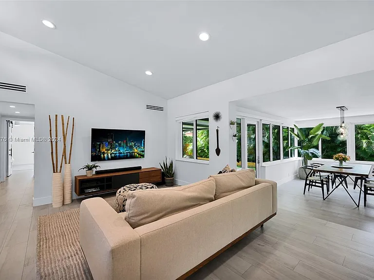 7531 Miami View Dr — Photo 30