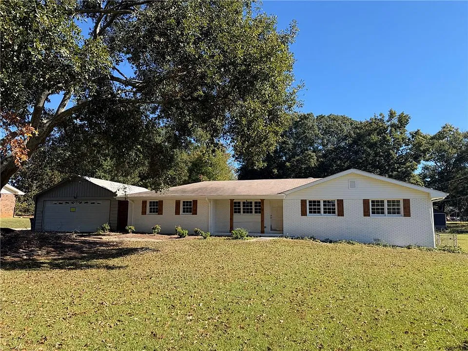2642 Skyland Dr