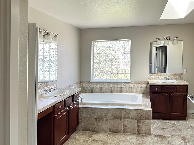 1848 Miller Dr — Photo 11
