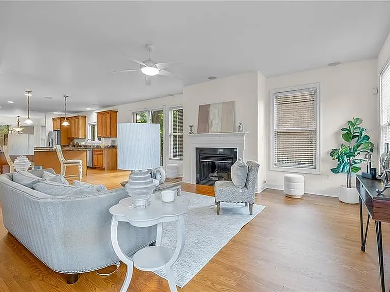 1377 Hawaiian Dr — Photo 8