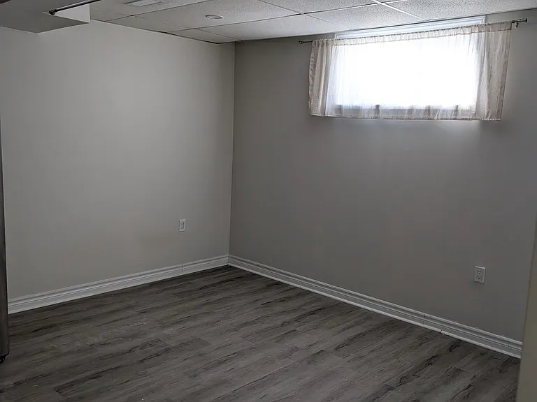 369 Georgian Dr #3 — Photo 3