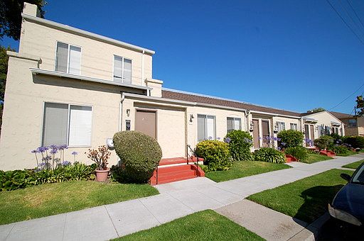 1st image of 2621 Sacramento St