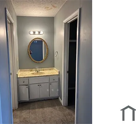 6076 Regent Mnr — Photo 16
