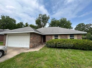 921 S Belcrest Ave, Springfield, MO 65802