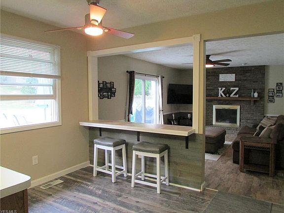 5th image of 8180 Royalview Dr