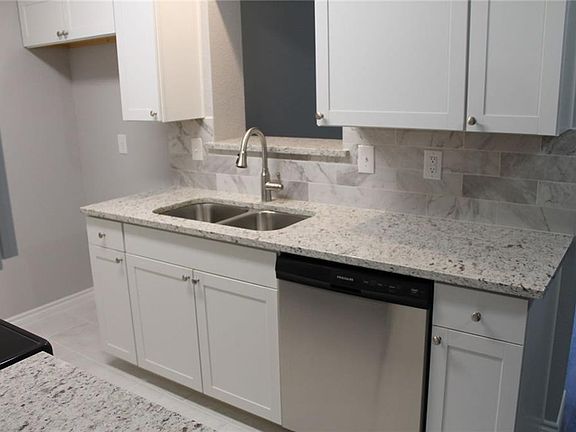 2nd image of 710 E Martin Ln