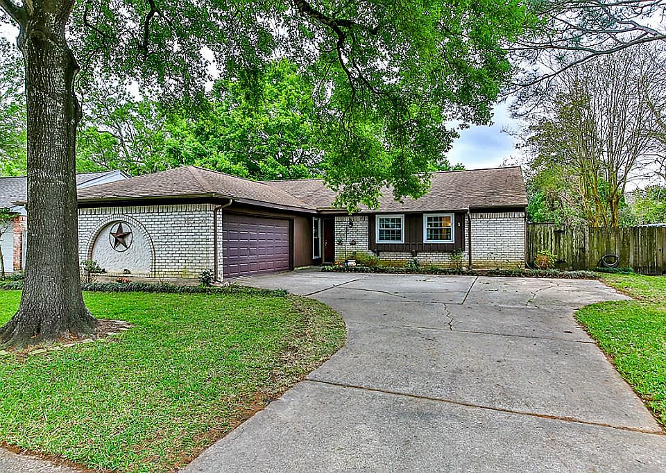 1st image of 16226 Havenhurst Dr