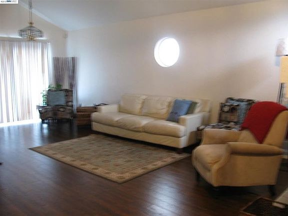 2nd image of 2635 Nivens St