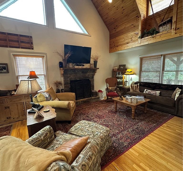 1st image of 128 Hillcrest Road