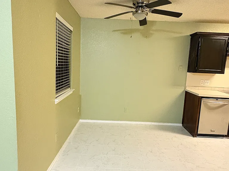 7023 Lincoln Dr — Photo 4