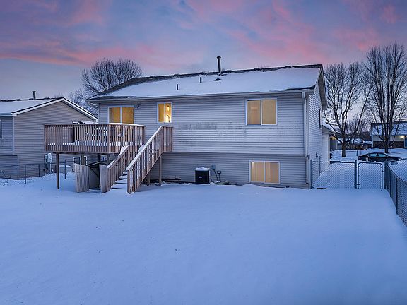 4th image of 860 Sparrow Rd