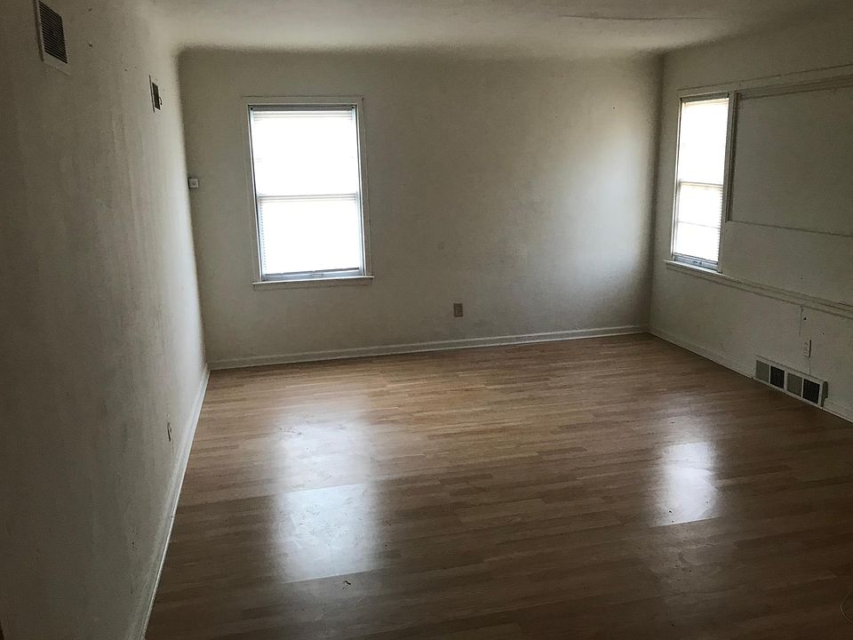 2nd image of 4966 Wren Ave