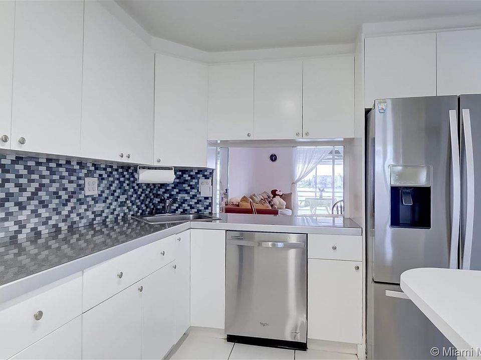 1st image of 1100 NE 191st St #47