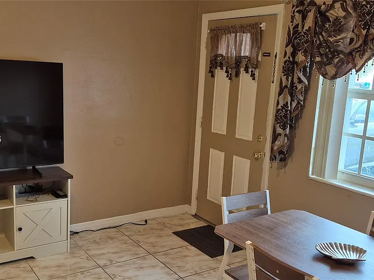 5510 SW 38th St #5510 — Photo 6
