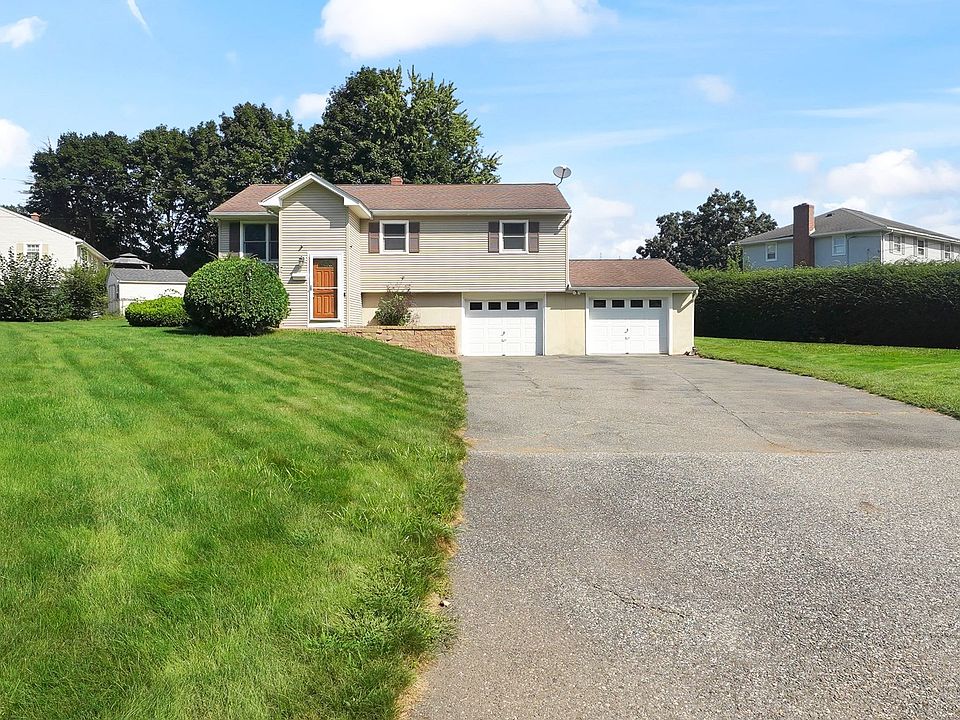 1st image of 115 Clover Rd