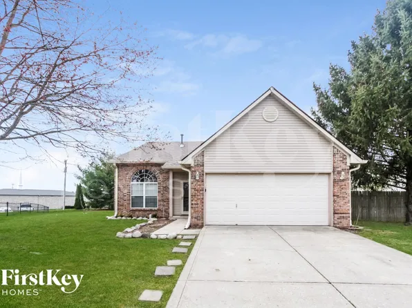 1056 Oak Leaf Rd, Franklin, IN 46131