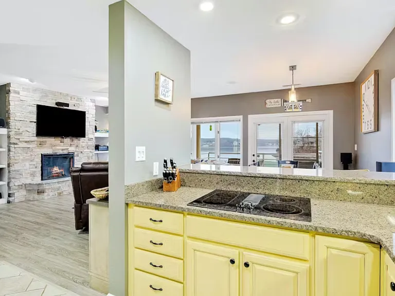 250 Emerald Bay Dr #2C — Photo 7