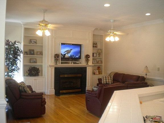 Spacious Family Room