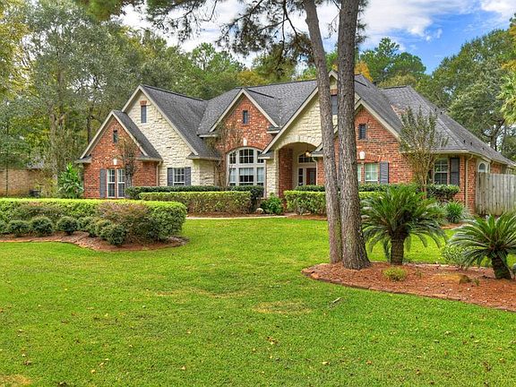 3rd image of 10635 Clubhouse Cir