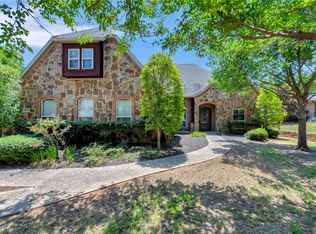 8040 Green Valley Dr, North Richland Hills, TX 76182