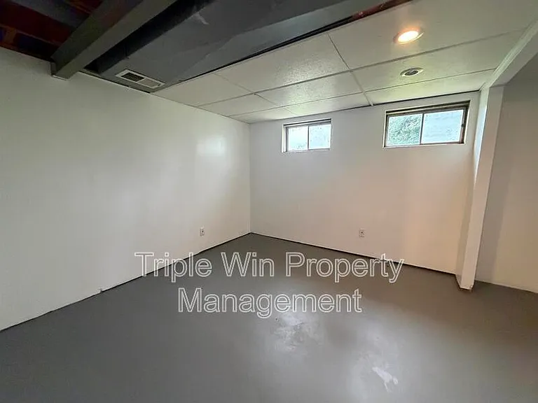 2450 Jenkee Dr — Photo 28