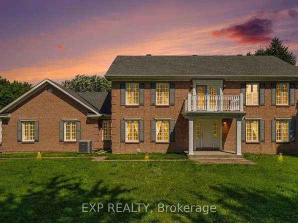 1007 Saint Pierre Rd, Russell, ON K0A 1W0