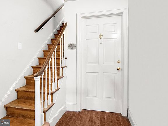 4th image of 704-6 S Washington Sq #3E
