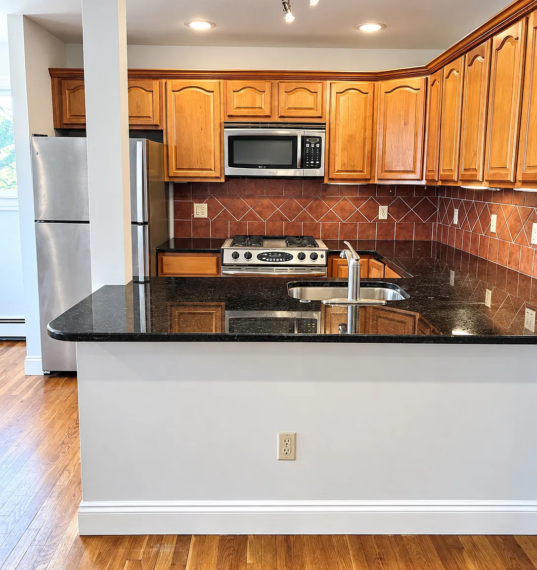 1 bed, 950 sqft, $2,475 — Photo 1