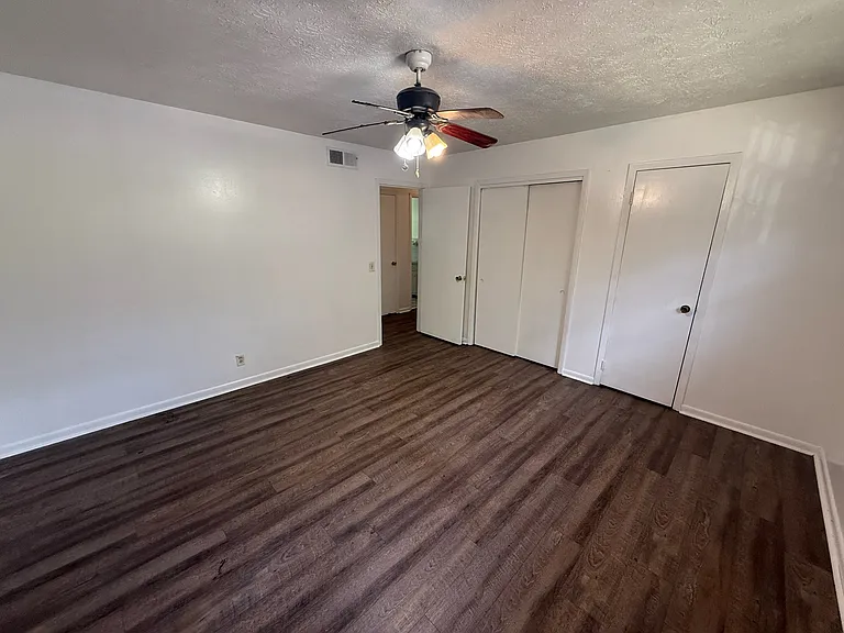 1071 Laurel Ln NW — Photo 7