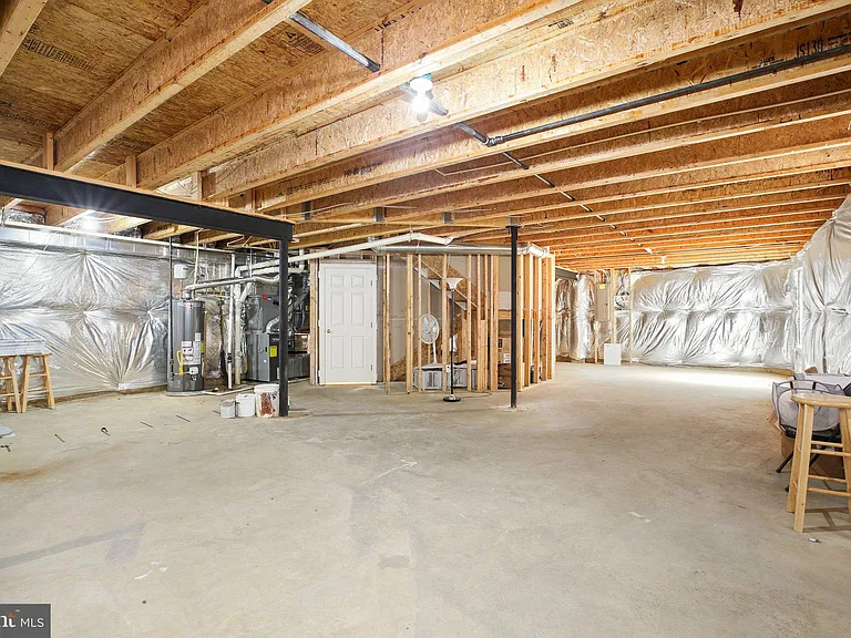 1002 Dorthea Ct — Photo 32