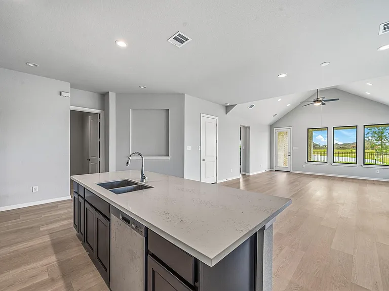 7623 Coral Lake Dr — Photo 17